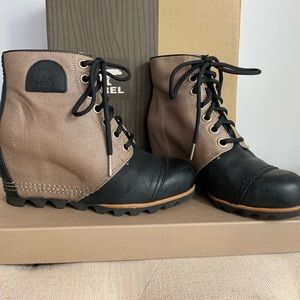 SOREL women’s 1964 Premium Wedge boot size 7.5